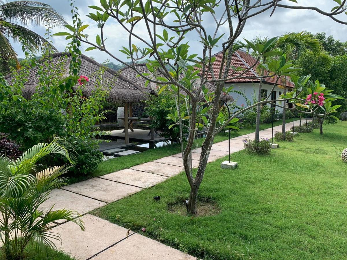 The Club Villas Lombok Sekotong Extérieur photo
